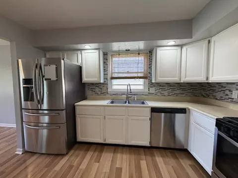 Kitchen - 1426 Hanson Dr, Normal, IL 61761 photo 3 of 5