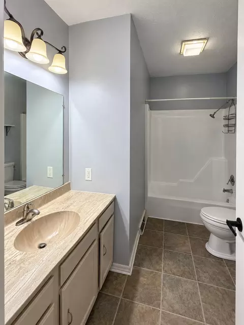 Bath - 1426 Hanson Dr, Normal, IL 61761 photo 3 of 4