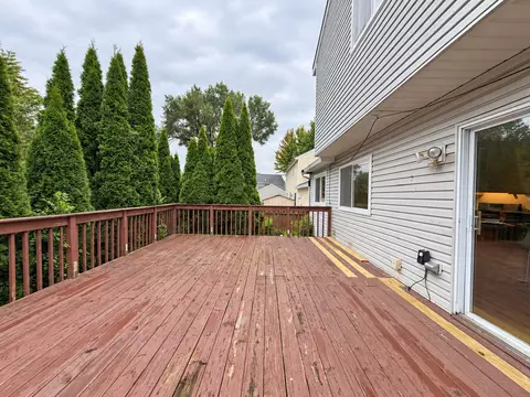 Exterior - 1401 Knoll Dr, Naperville, IL 60565 photo 2 of 4