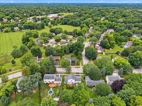 View/Area - 1401 Knoll Dr, Naperville, IL 60565 photo 2 of 2