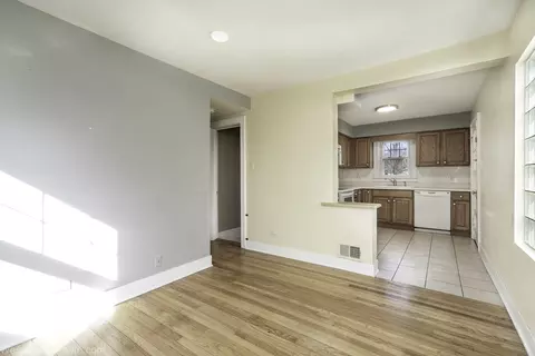Living - 1748 Lunt Ave, Des Plaines, IL 60018 photo 1 of 5