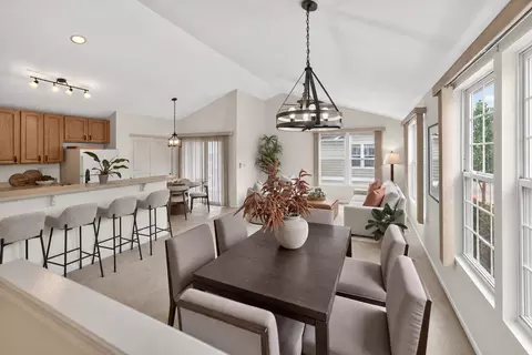 Dining - 2429 Emily Ln, Elgin, IL 60124 photo 1 of 6