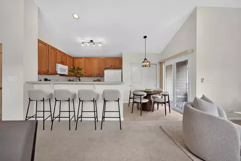 Dining - 2429 Emily Ln, Elgin, IL 60124 photo 4 of 6