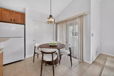 Dining - 2429 Emily Ln, Elgin, IL 60124 photo 6 of 6
