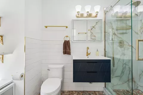 Bath - 20 E Cedar St #17C, Chicago, IL 60611 photo 2 of 3