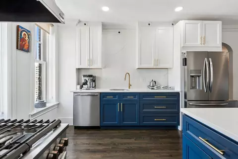 Kitchen - 20 E Cedar St #17C, Chicago, IL 60611 photo 4 of 4
