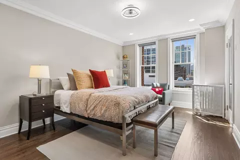 Bedroom - 20 E Cedar St #17C, Chicago, IL 60611 photo 1 of 1
