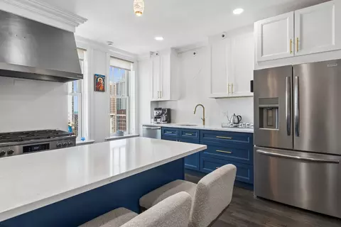 Kitchen - 20 E Cedar St #17C, Chicago, IL 60611 photo 2 of 4