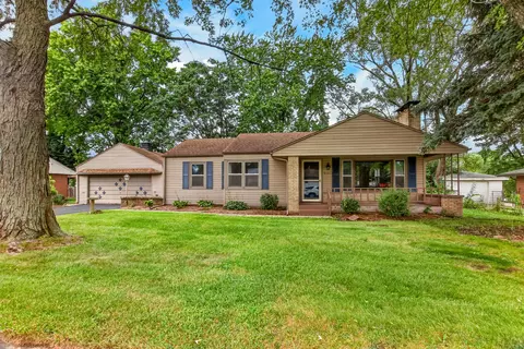 3104 Sunnyside Dr, Rockford, IL 61114