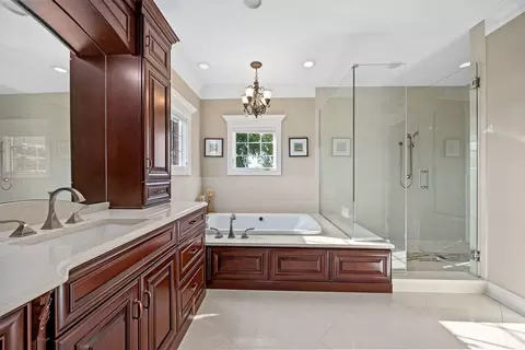 Bath - 16159 W Red Cloud Dr, Lockport, IL 60441 photo 1 of 5