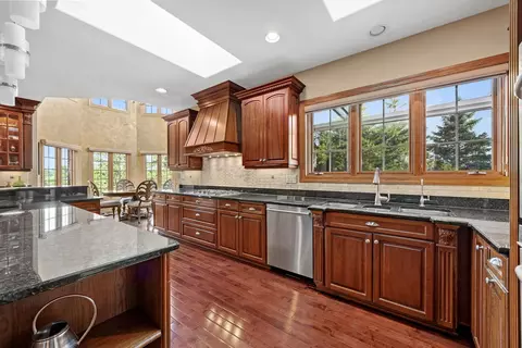Kitchen - 16159 W Red Cloud Dr, Lockport, IL 60441 photo 3 of 7