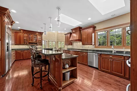 Kitchen - 16159 W Red Cloud Dr, Lockport, IL 60441 photo 2 of 7