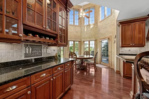 Kitchen - 16159 W Red Cloud Dr, Lockport, IL 60441 photo 6 of 7