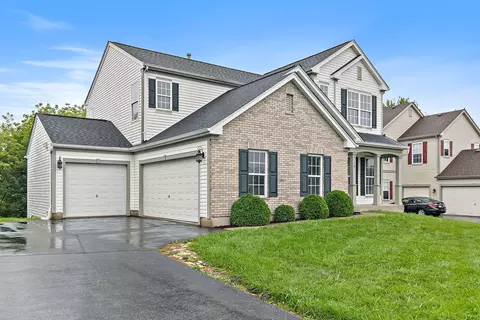 2118 Preswick Ln, Woodstock, IL 60098