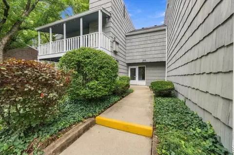 Exterior - Undisclosed, Wheaton, IL 60189 photo 1 of 3