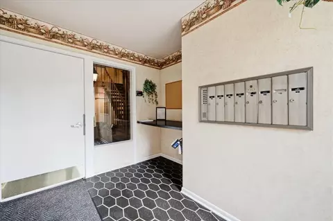 Entry Way - Undisclosed, Wheaton, IL 60189 photo 2 of 6