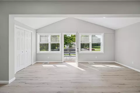 Living - 301 Clark St, Georgetown, IL 61846 photo 1 of 9