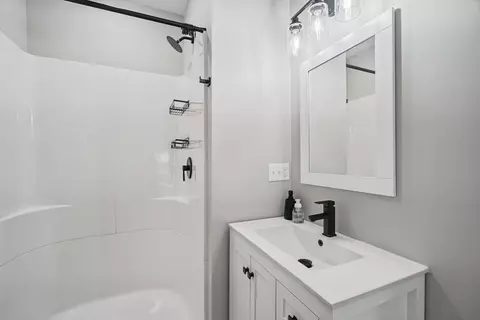 Bath - 301 Clark St, Georgetown, IL 61846 photo 1 of 1