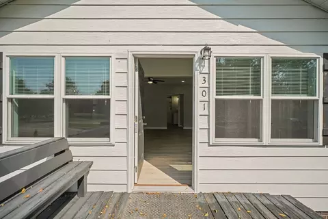 Exterior - 301 Clark St, Georgetown, IL 61846 photo 4 of 8