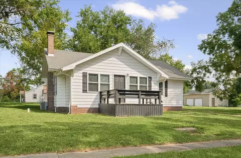 Other - 301 Clark St, Georgetown, IL 61846 photo 3 of 10