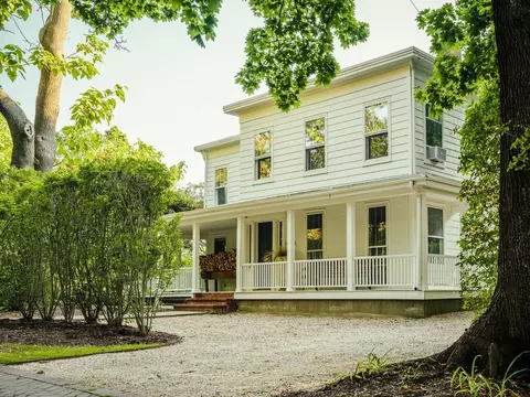 1200 Indian Neck Ln, Peconic, NY 11958