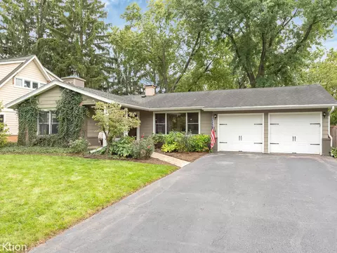 6630 Blackstone Dr, Downers Grove, IL 60516