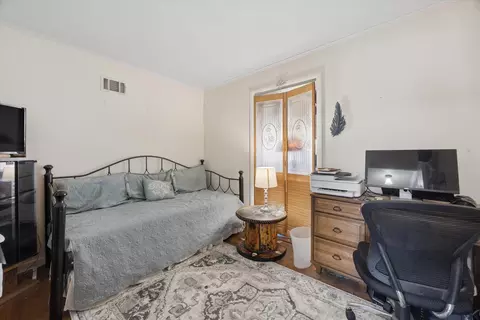 Bedroom - 3922 Elm Ave, Brookfield, IL 60513 photo 3 of 3