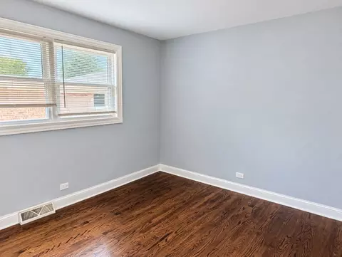 Bedroom - 15739 Ingleside Ave, Dolton, IL 60419 photo 1 of 6
