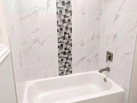 Bath - 15739 Ingleside Ave, Dolton, IL 60419 photo 2 of 4