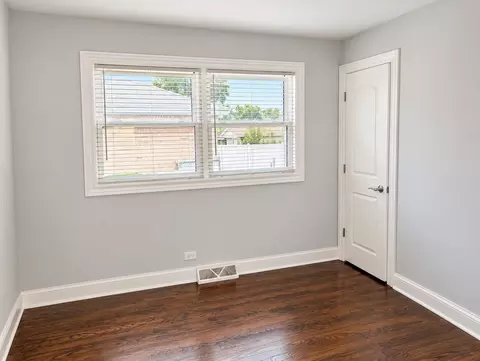 Bedroom - 15739 Ingleside Ave, Dolton, IL 60419 photo 5 of 6