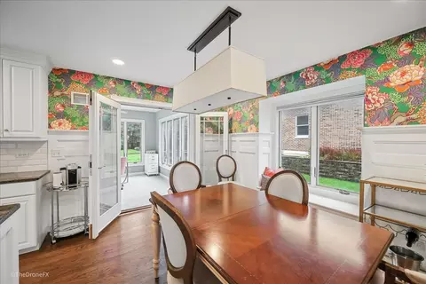 Dining - 26 W355 Blackhawk Dr, Wheaton, IL 60189 photo 5 of 5