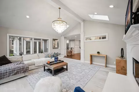 Living - 26 W355 Blackhawk Dr, Wheaton, IL 60189 photo 5 of 5