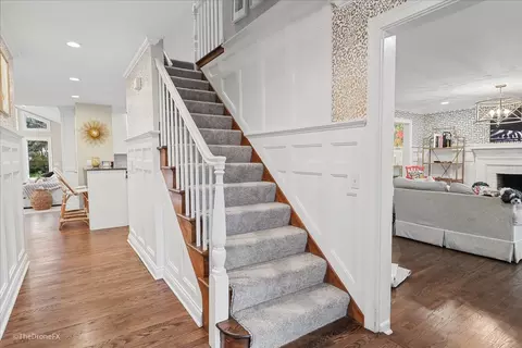 Entry Way - 26 W355 Blackhawk Dr, Wheaton, IL 60189 photo 1 of 3