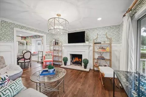 Living - 26 W355 Blackhawk Dr, Wheaton, IL 60189 photo 1 of 5