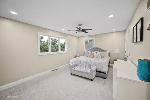 Bedroom - 26 W355 Blackhawk Dr, Wheaton, IL 60189 photo 1 of 2
