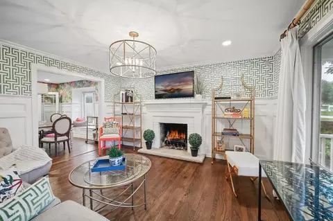 Living - 26 W355 Blackhawk Dr, Wheaton, IL 60189 photo 1 of 5