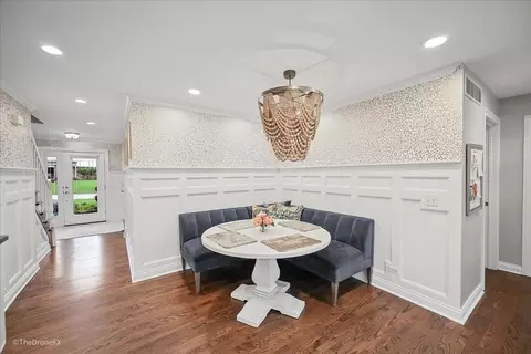Dining - 26 W355 Blackhawk Dr, Wheaton, IL 60189 photo 3 of 5