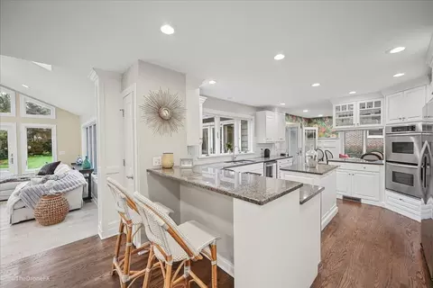 Kitchen - 26 W355 Blackhawk Dr, Wheaton, IL 60189 photo 1 of 4