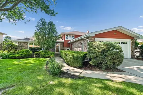 7949 Sycamore Dr, Orland Park, IL 60462