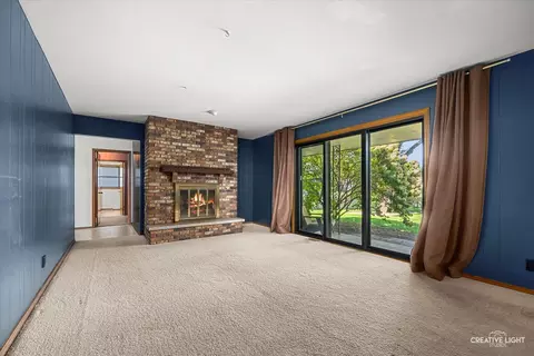 Living - 1930 Stephen St, Aurora, IL 60502 photo 5 of 6