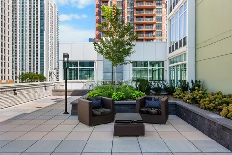 Exterior - Undisclosed, Chicago, IL 60661 photo 3 of 4