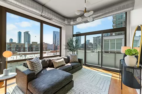 Living - Undisclosed, Chicago, IL 60661 photo 2 of 7