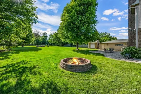 Exterior - 4 N260 Walter Rd, Addison, IL 60101 photo 8 of 9