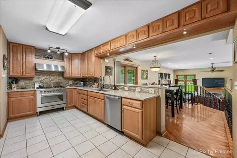 Kitchen - 4 N260 Walter Rd, Addison, IL 60101 photo 1 of 5