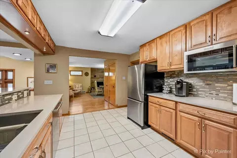 Kitchen - 4 N260 Walter Rd, Addison, IL 60101 photo 4 of 5