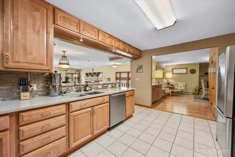Kitchen - 4 N260 Walter Rd, Addison, IL 60101 photo 3 of 5