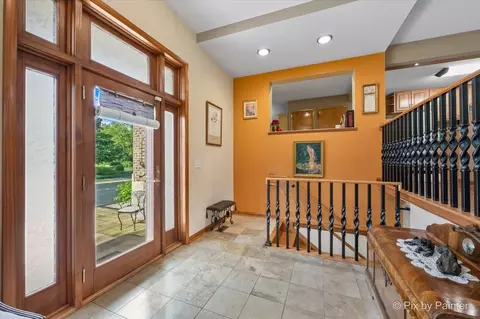 Entry Way - 4 N260 Walter Rd, Addison, IL 60101 photo 2 of 6