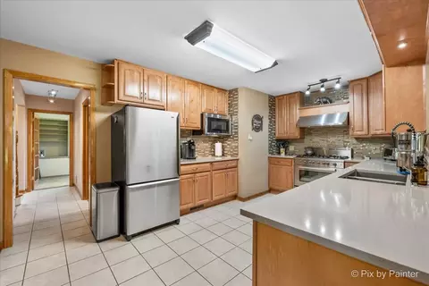 Kitchen - 4 N260 Walter Rd, Addison, IL 60101 photo 2 of 5