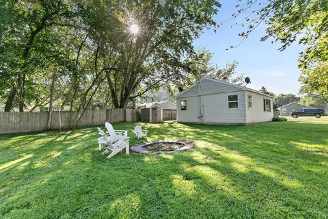 Exterior - 710 W Pheasant Trl, Mchenry, IL 60051 photo 7 of 8
