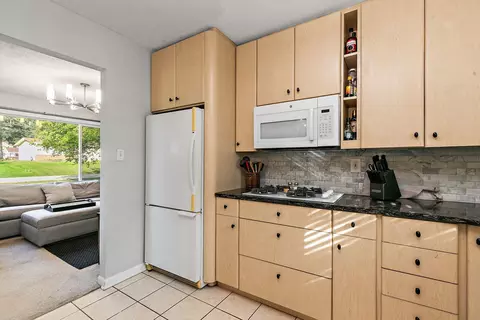 Kitchen - 710 W Pheasant Trl, Mchenry, IL 60051 photo 3 of 3